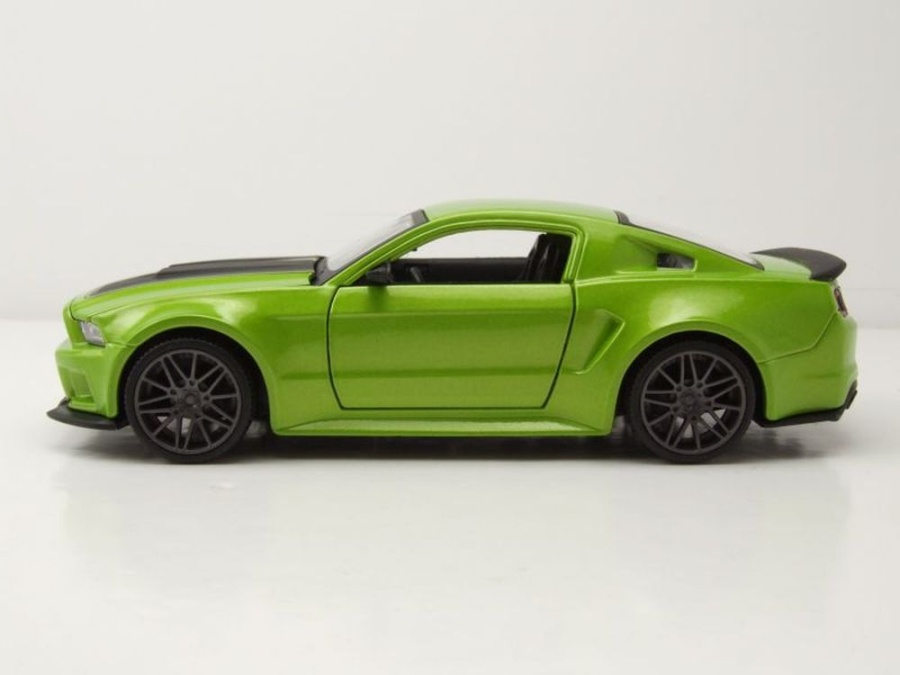 Maisto Modèle Miniature Ford Mustang Street Racer 2014 - Échelle 1/24, Couleur Aléatoire (Blanc/Vert), 30 Cm - 10