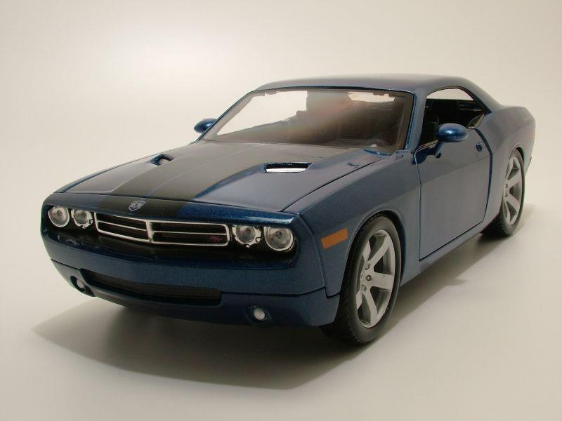 Dodge Challenger Concept 2006 dunkelblau metallic Modellauto 1:18 Maisto