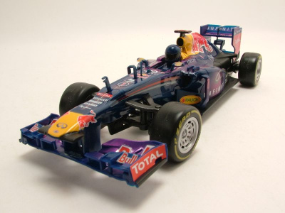 RC Vettel  Infiniti Renault Red Bull Racing RB9 mit Funkfernbedienung Modellauto 1:24 Maisto