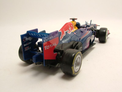 RC Vettel  Infiniti Renault Red Bull Racing RB9 mit Funkfernbedienung Modellauto 1:24 Maisto
