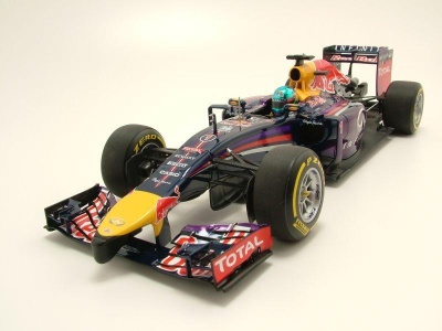 Infiniti Renault Red Bull Racing RB10 2014 Sebastian Vettel Modellauto 1:18 Minichamps