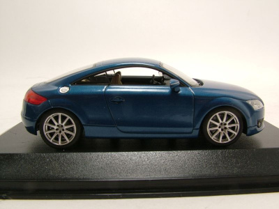 Audi TT 2006 blau metallic Modellauto 1:43 Minichamps
