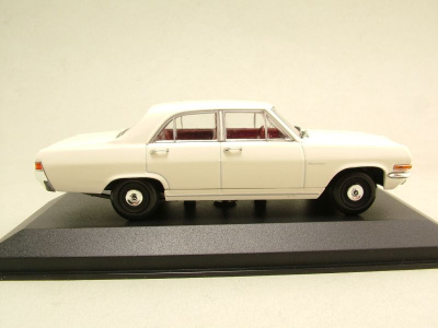 Opel Kapitän 1964 weiß Modellauto 1:43 Minichamps