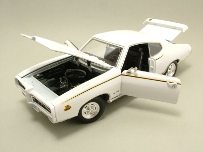 Pontiac GTO Judge 1969 weiß Modellauto 1:18 Motormax