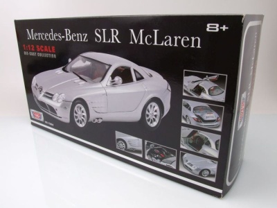 Mercedes SLR McLaren 2005 silber Modellauto 1:12 Motormax