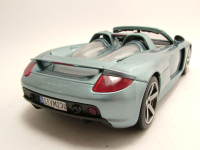 Porsche Carrera GT 2002 silberblau metallic Modellauto 1:18 Motormax