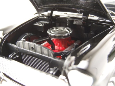 Chevrolet Bel Air Hardtop 1955 schwarz Modellauto 1:18 Motormax