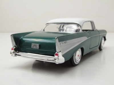 Chevrolet Bel Air 1957 grün metallic weiß Modellauto 1:24 Motormax