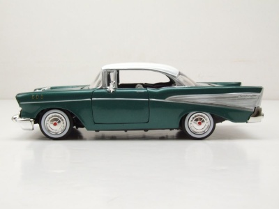 Chevrolet Bel Air 1957 grün metallic weiß Modellauto 1:24 Motormax