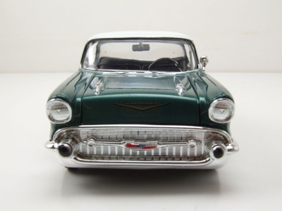 Chevrolet Bel Air 1957 grün metallic weiß Modellauto 1:24 Motormax