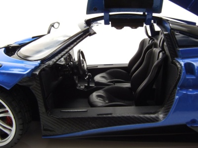 Pagani Huayra 2011 blau metallic Modellauto 1:18 Motormax