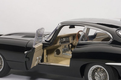 Jaguar E-Type Coupe Series 1 3.8 (RHD) 1961 schwarz Modellauto 1:18 Autoart