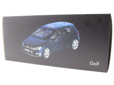 VW Golf 7 5-Türer 2013 dunkelblau metallic Modellauto 1:18 Norev