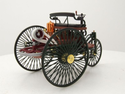 Benz Patent Motorwagen 1886 grün Modellauto 1:18 Norev