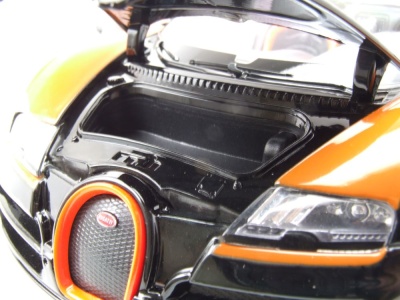 Bugatti Veyron 16.4 Grand Sport Vitesse schwarz orange Modellauto 1:18 Rastar