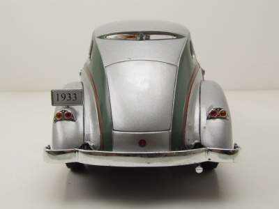 Pierce-Arrow Silver Arrow 1933 silber Modellauto 1:18 Signature Models