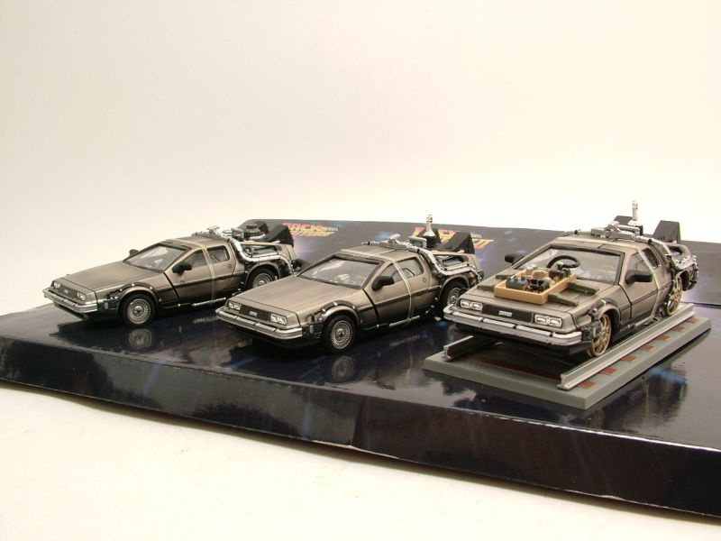 Modellauto DeLorean Zurück in die Zukunft Back to the Future Set Teil 1 - 3  1:43 Sun Star bei Modellautocenter, 109,50 €