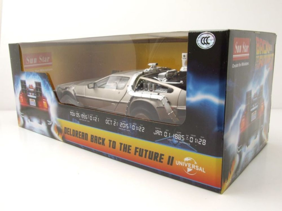 Modellauto DeLorean Back to the Future Zurück in die Zukunft Teil 2 1:18 Sun  Star bei Modellautocenter, 129,50 €