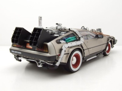 DeLorean Back to the Future Zurück in die Zukunft Teil 3 Modellauto 1:18 Sun Star