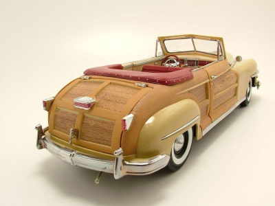 Chrysler Town and Country 1948 ocker woody Modellauto 1:18 Sun Star