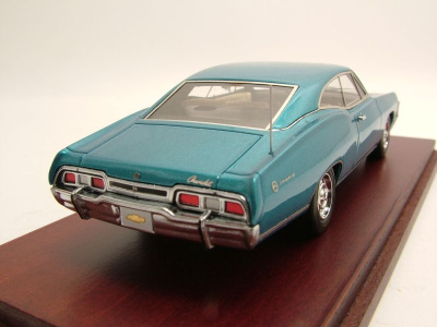 Chevrolet Impala Coupe 1967 blau metallic Modellauto 1:43 True Scale