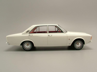 Ford 17M (P7) 1967 weiß Modellauto 1:18 BoS Models