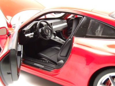 Porsche 911 (991) Carrera S 2012 rot Modellauto 1:18 Welly