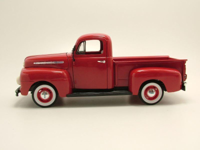 Ford F-1 Pick Up 1951 rot Modellauto 1:18 Welly