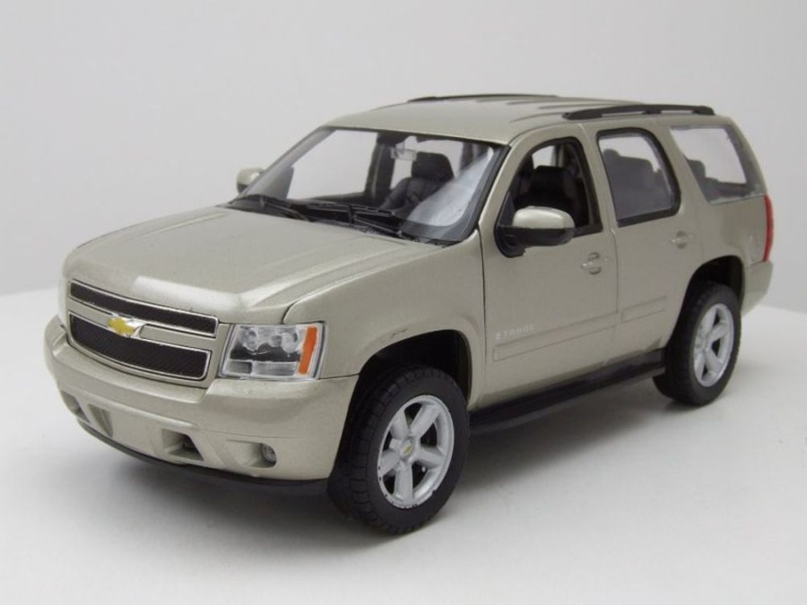 Chevrolet Tahoe 2008 silber Modellauto 1:24 Welly