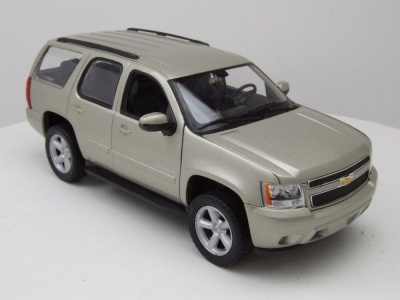 Chevrolet Tahoe 2008 silber Modellauto 1:24 Welly