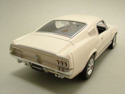 Ford Mustang GT Fastback 1967 creme Modellauto 1:24 Welly